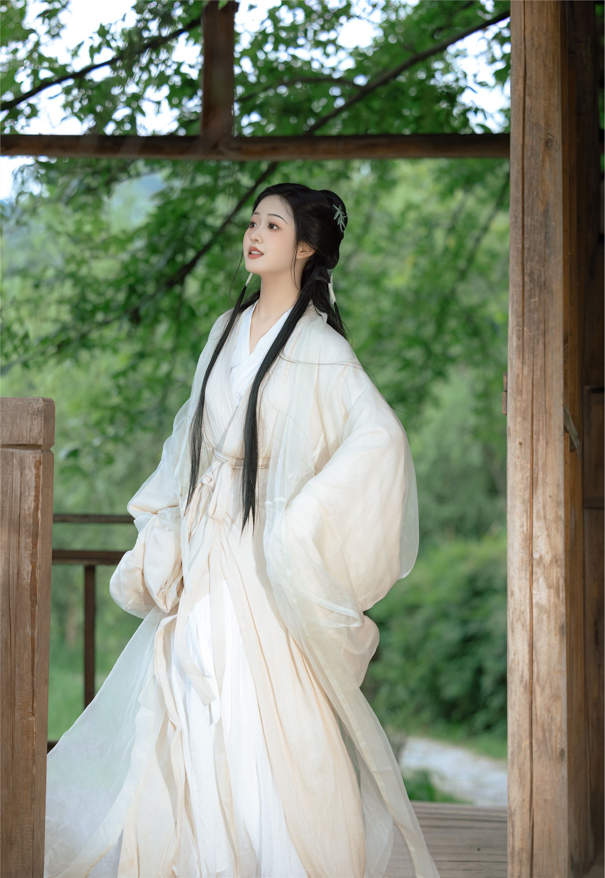 YITUYU艺图语 2025.01.26 夏日的风 若韵